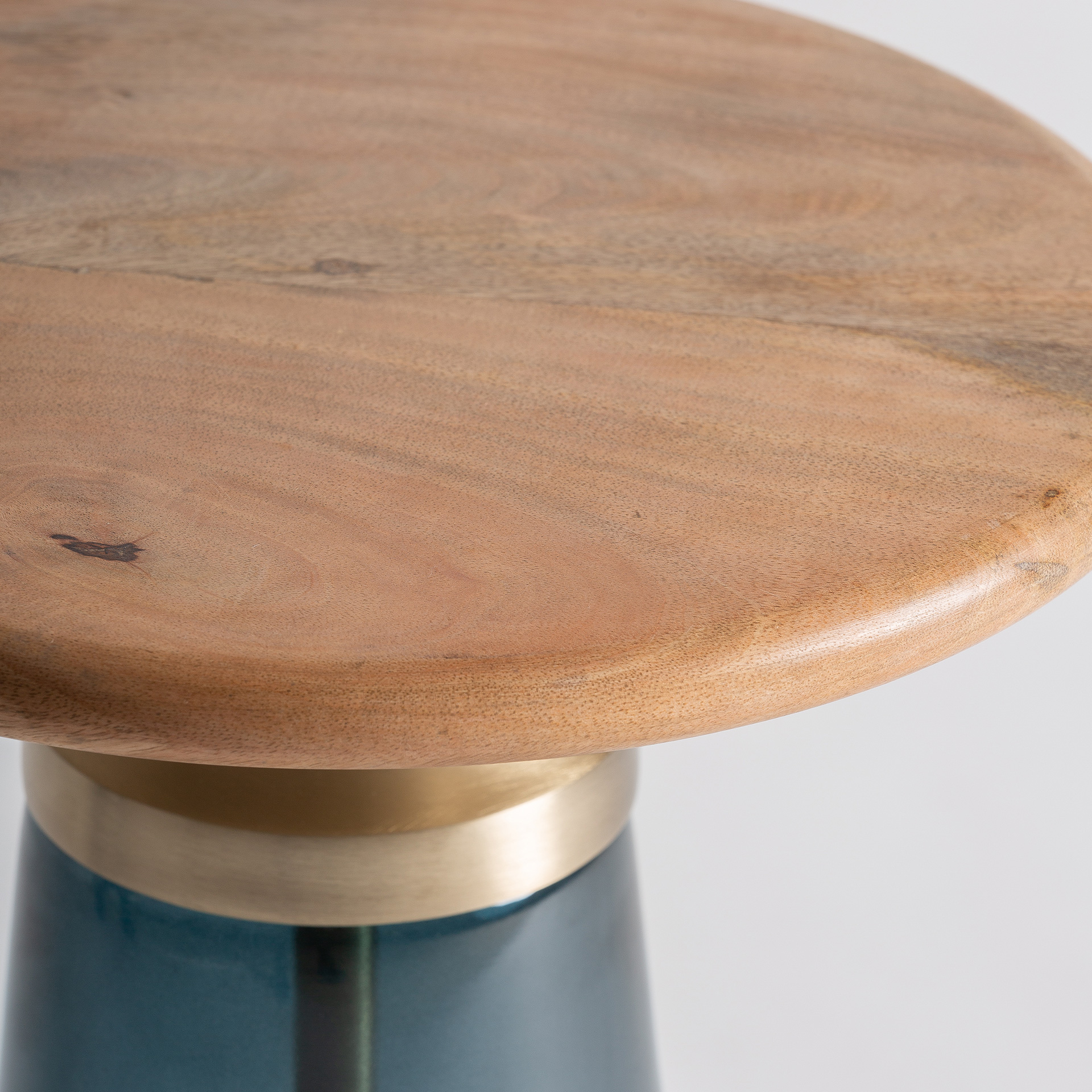 Приставной столик Haugan Vical