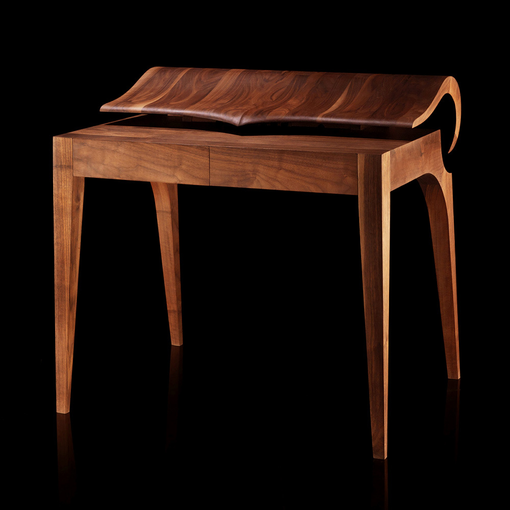 Стол Agrippa VOLTAIRE