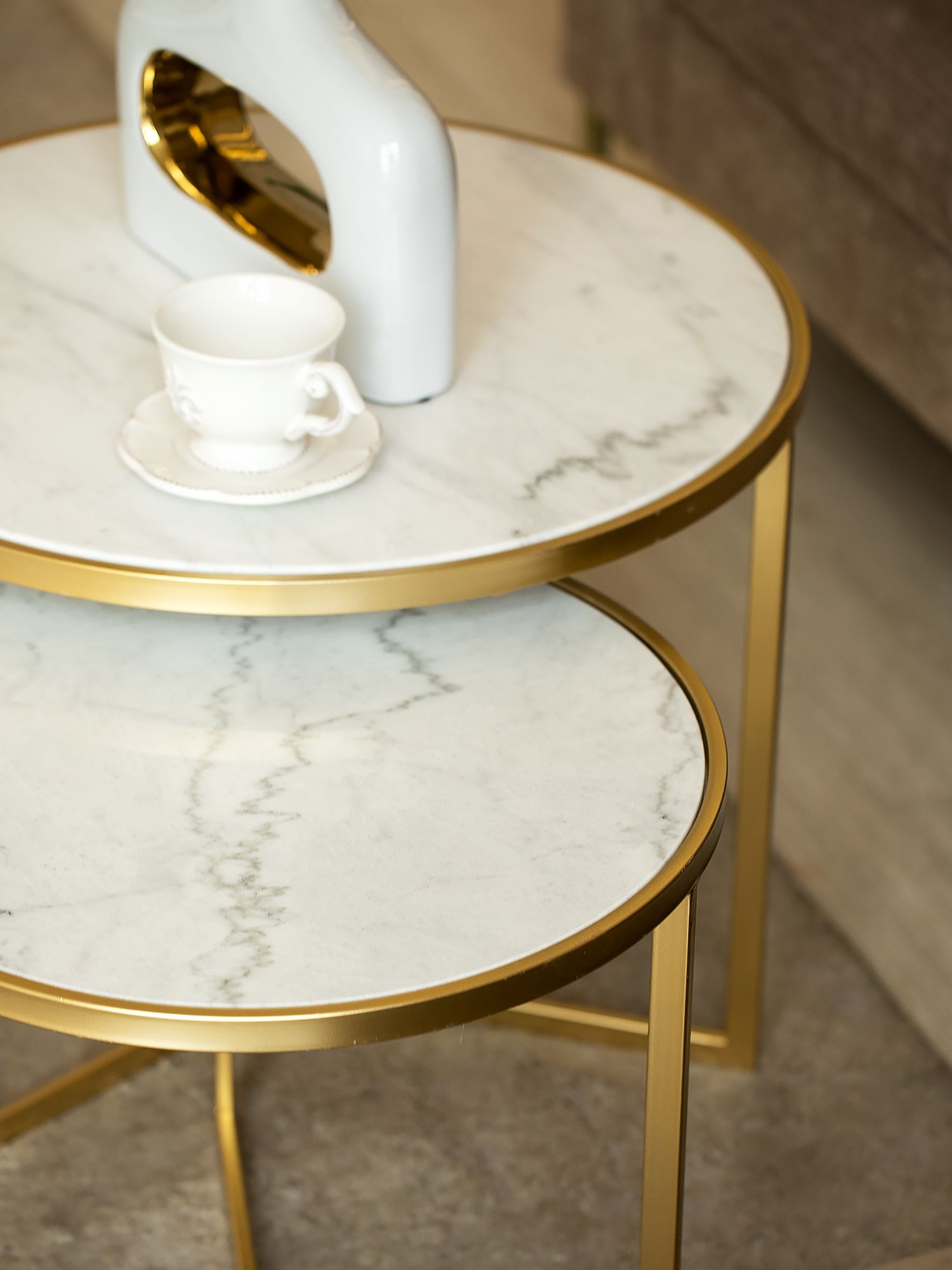 Столики кофейные с белым мрамором, набор Glasar 54-009/008