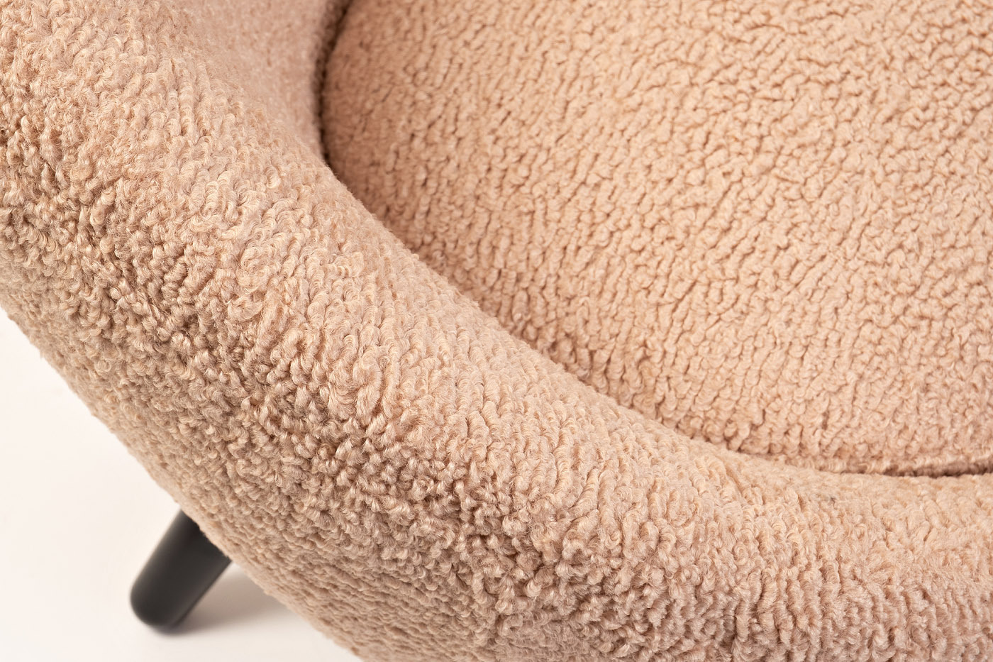 Кресло розовое искусственный каракуль Garda Decor 48MY-2746 LPI
