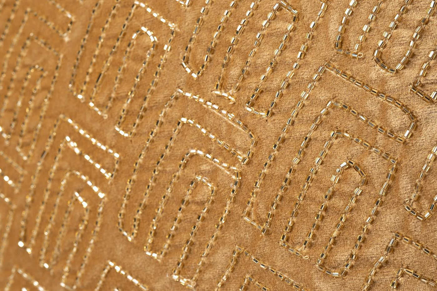 Подушка декоративная с бисером "Плетенка" золото Garda Decor 70SW-20637