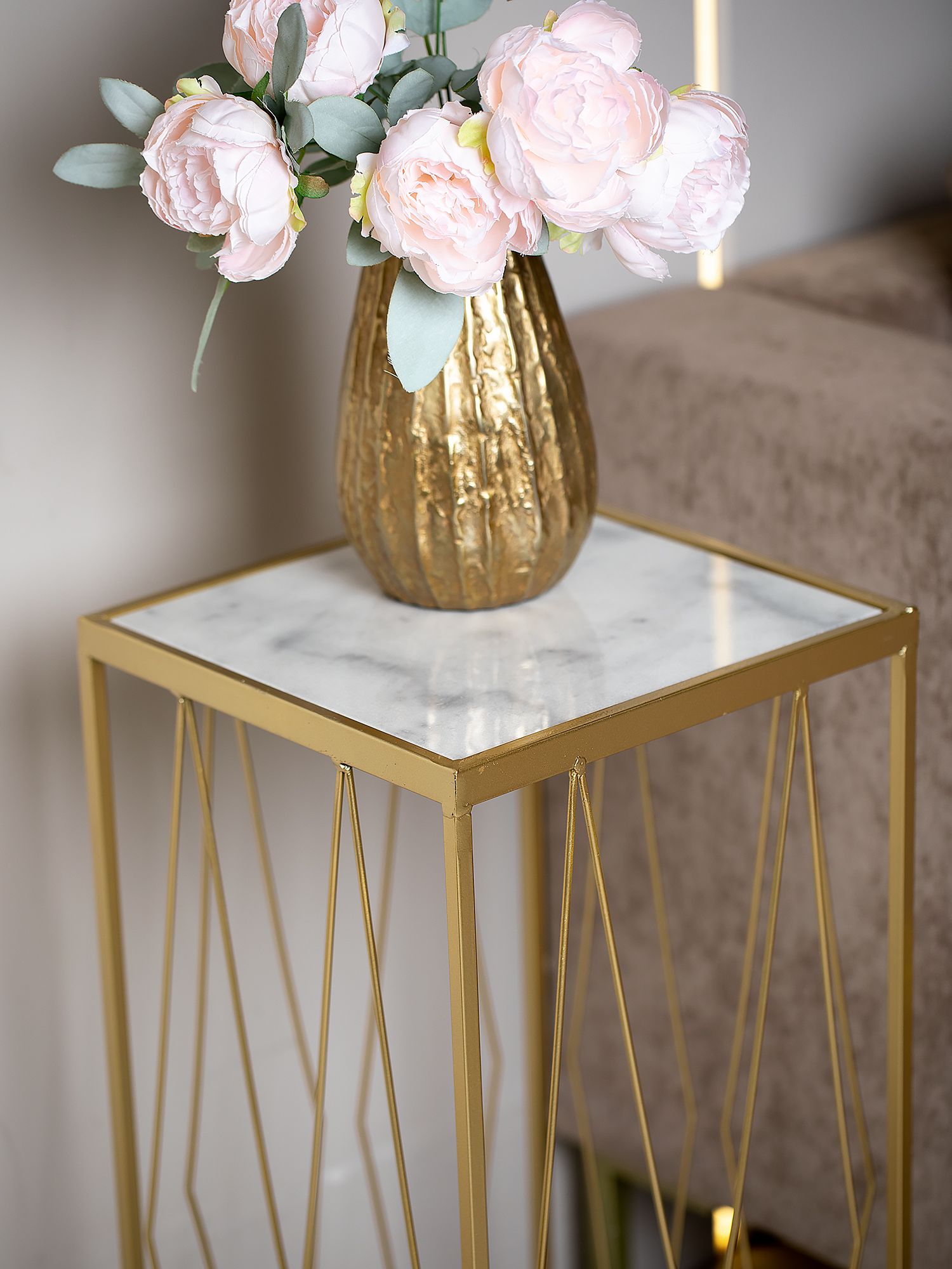 Столик приставной с белым мрамором Glasar 54-058