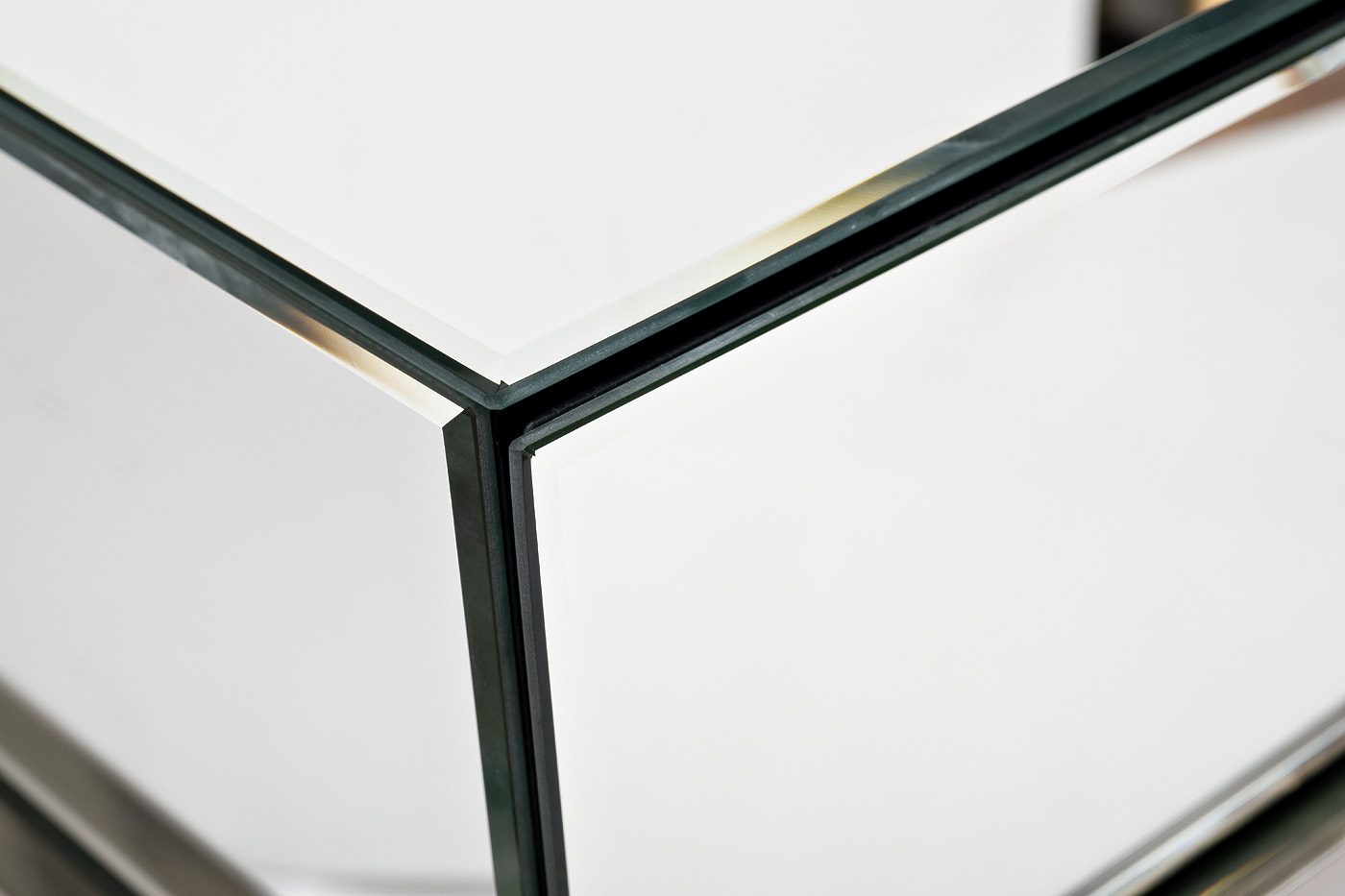 Тумбочка с ящиком зеркальная/хром Garda Decor KFG131