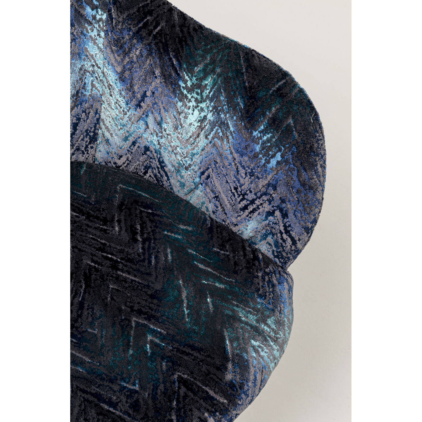 Кресло вращающееся Coco Hugs Keops Blue Limited KARE 46247