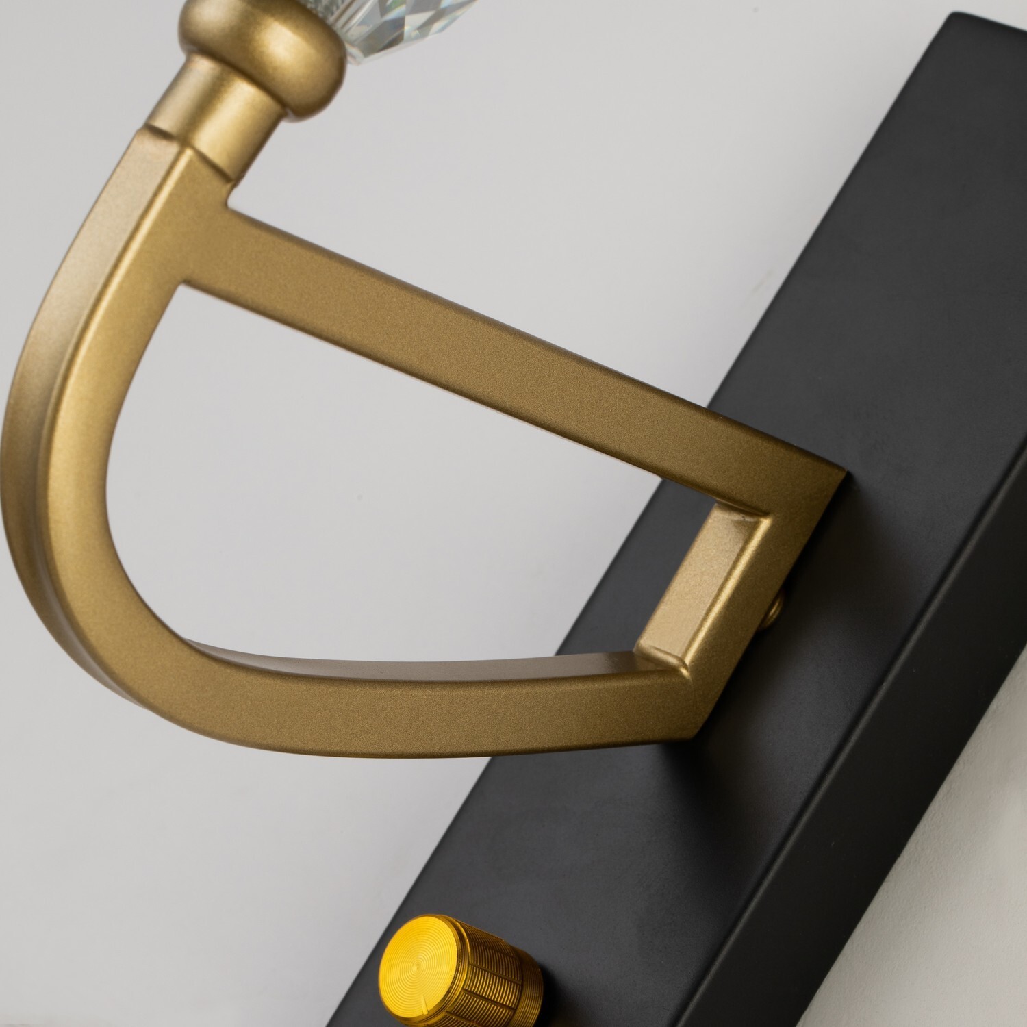 Настенный светильник Favourite 2701-1W