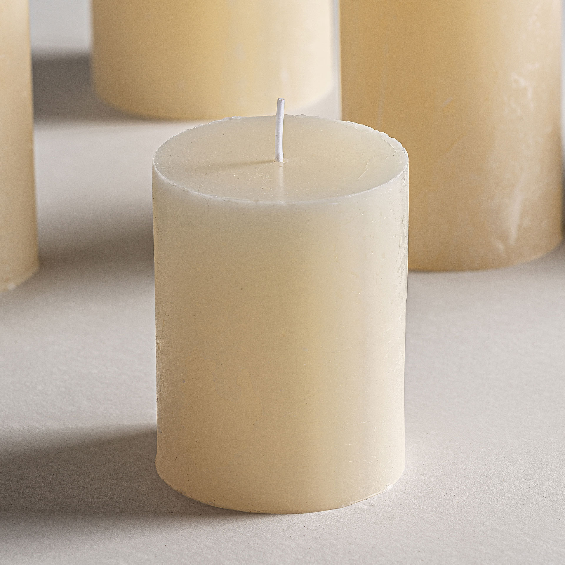 Круглая свеча GRASLE кремового цвета 900 г Vical