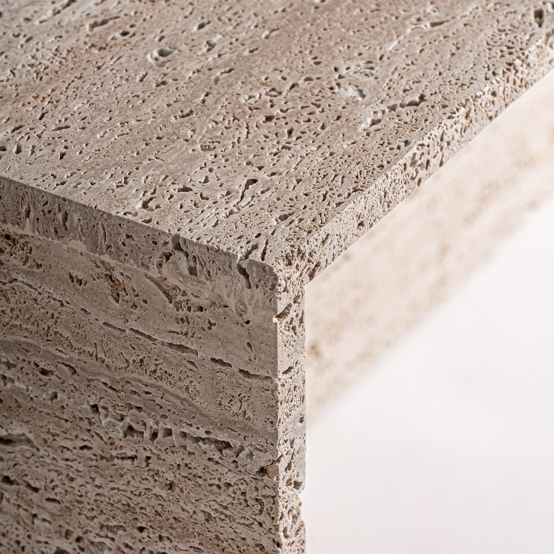 Журнальный столик Theuville из травертина 50x40 Vical