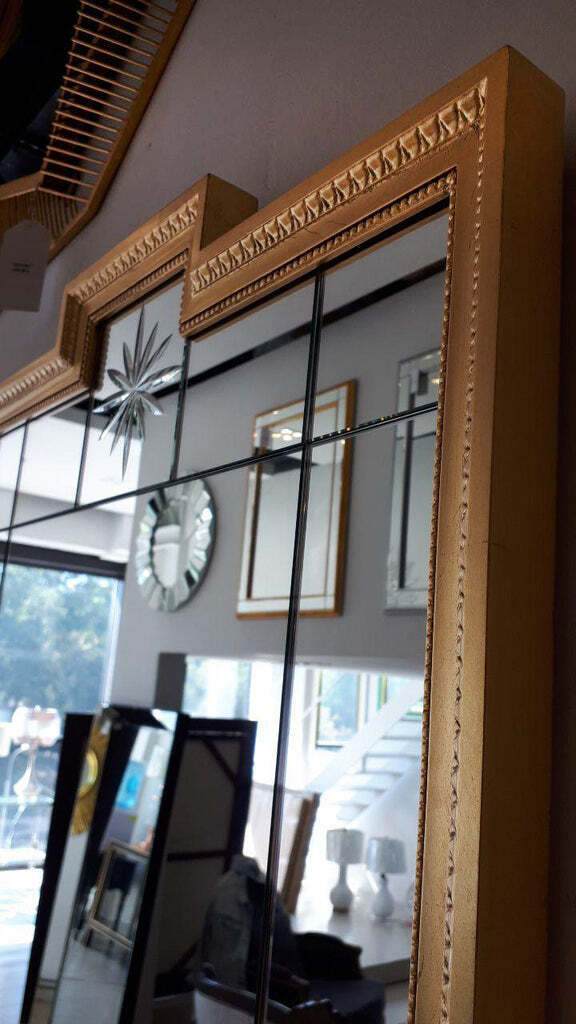 Настенное зеркало в раме Комо Louvre Home LH548G