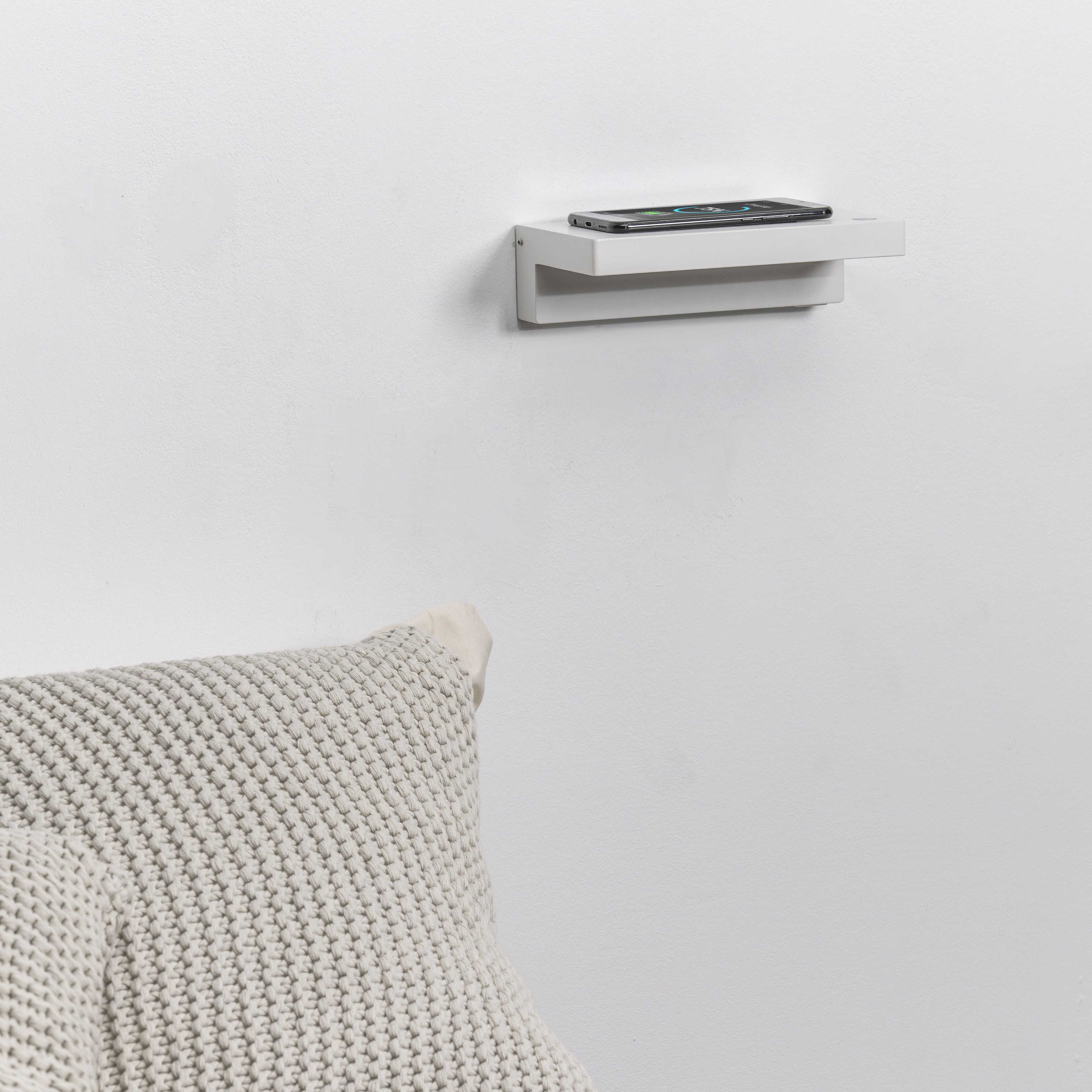 Бра Well с беспроводной зарядкой +USB Faro
