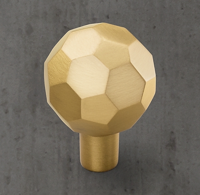 Ручка-кнопка Restoration Hardware Durham d.3.8 Lac.Burnished Brass