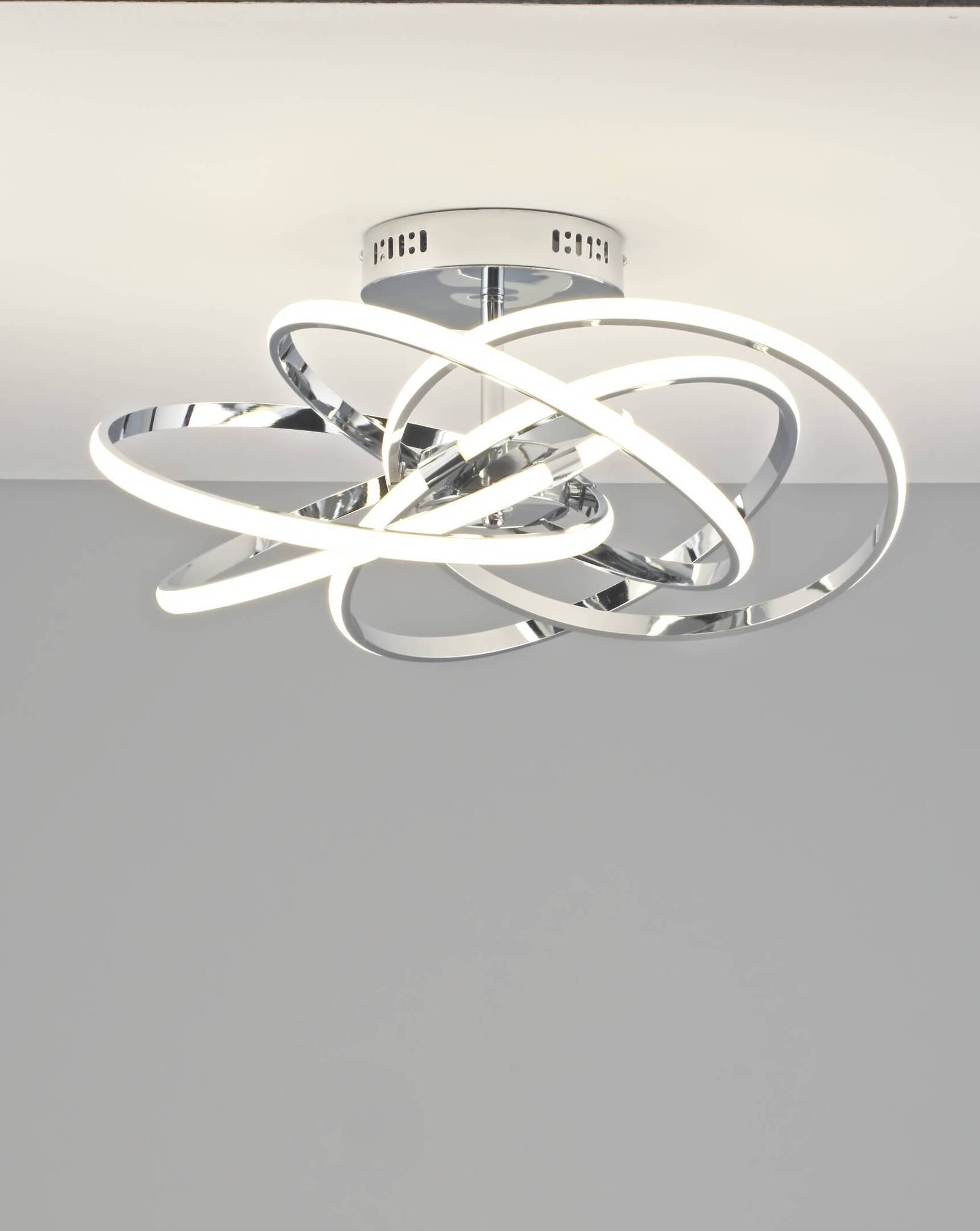 Светодиодная потолочная люстра с пультом Moderli V2830-CL Arrow LED 200W