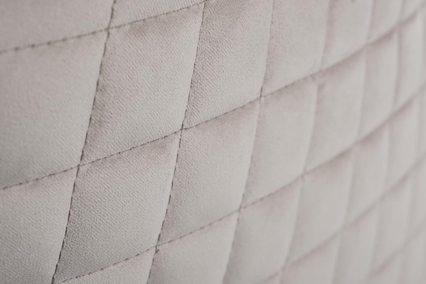 Кресло Verona вращающееся велюровое бежевое/золото Garda Decor VERONA-2K-БЕЖЕВЫЙ-Bel09