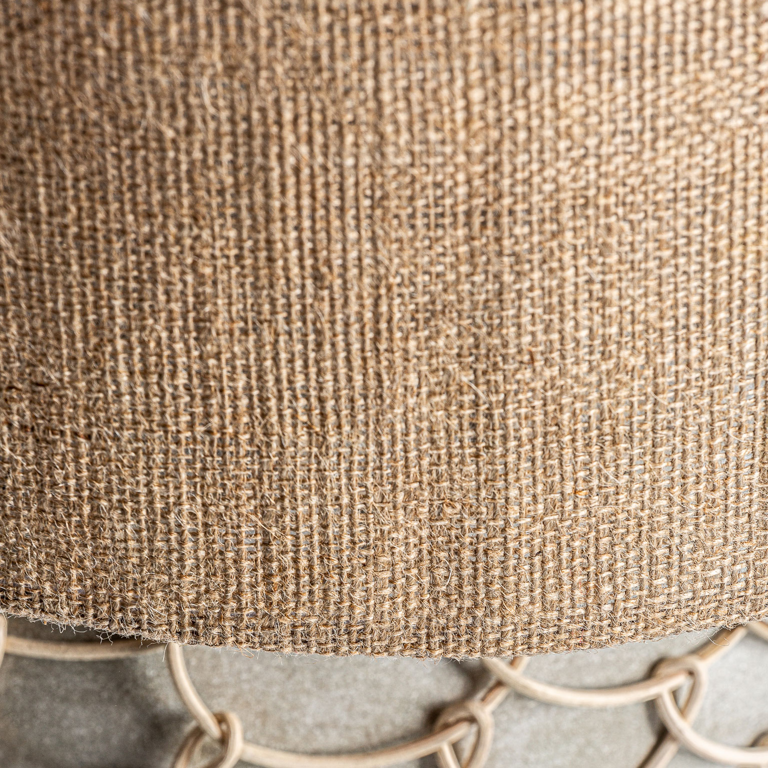 Настольная лампа 28527 серо-кремового цвета Vical