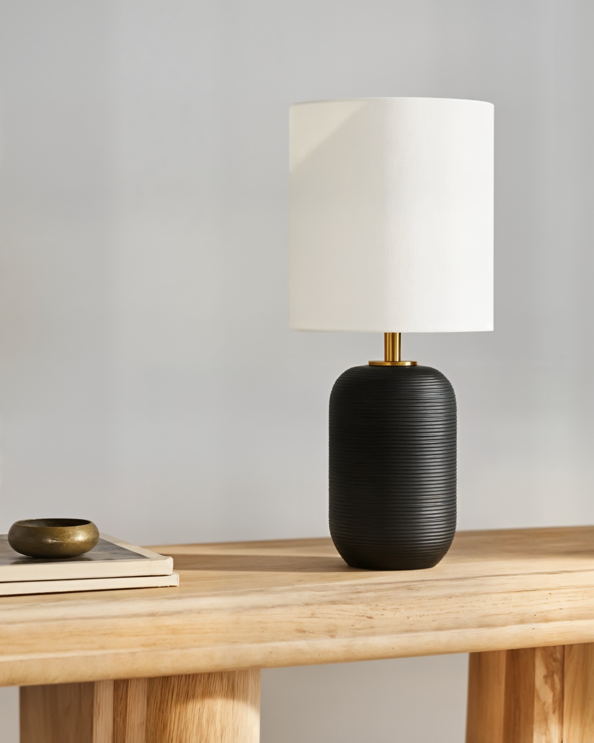 Черная настольная лампа Гретта Louvre Home LTL574749MGI