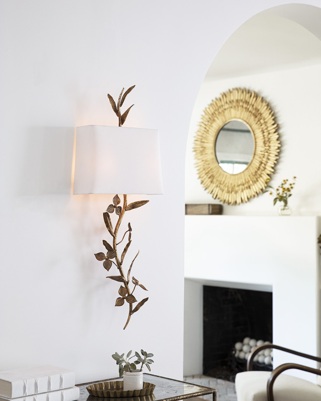 Настенное зеркало Гренье Louvre Home DWM270925GSTV