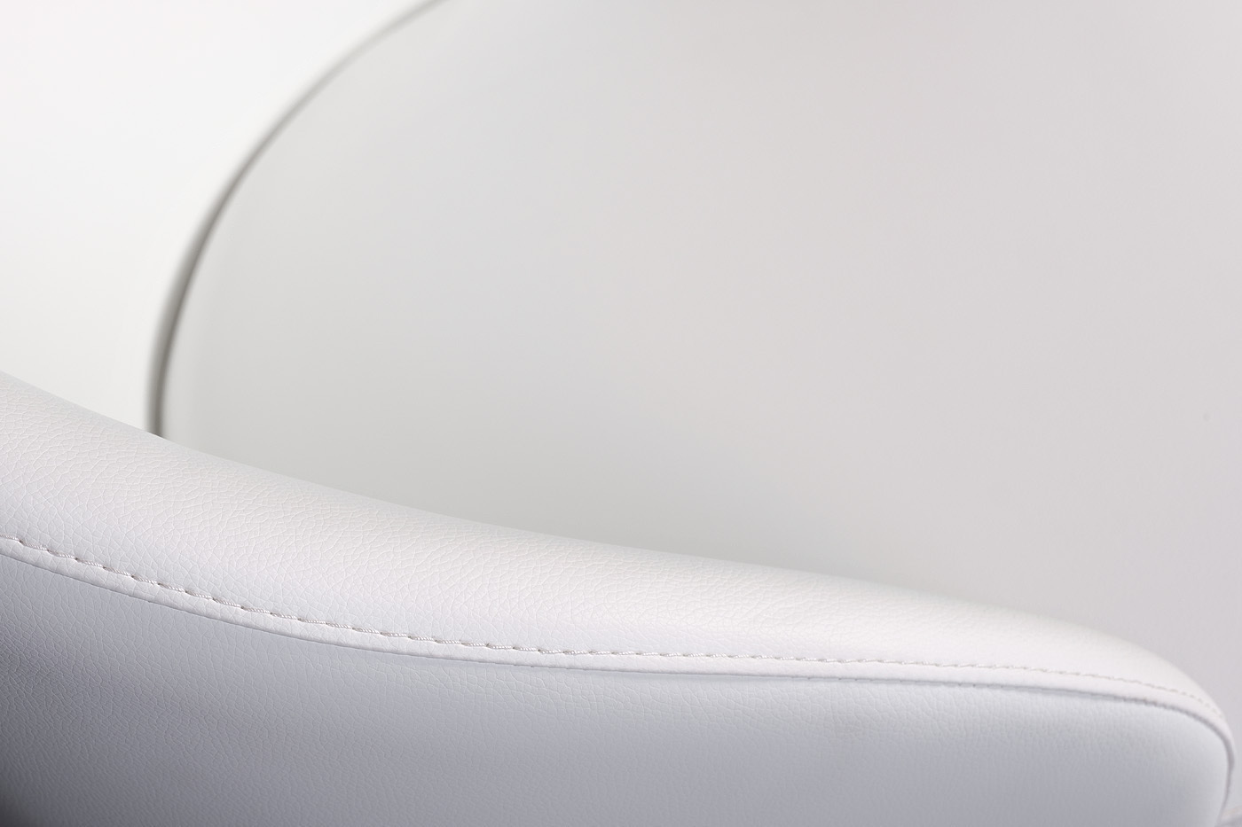 Стул белый из экокожи Garda Decor 58DB-19015STUL-BEL