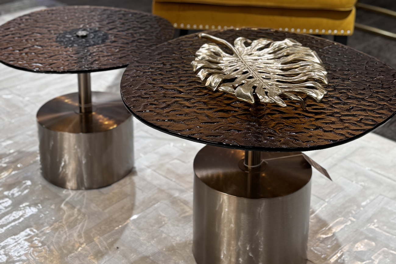 Столик журнальный с рельефным тонированным стеклом Garda Decor 57EL-10852