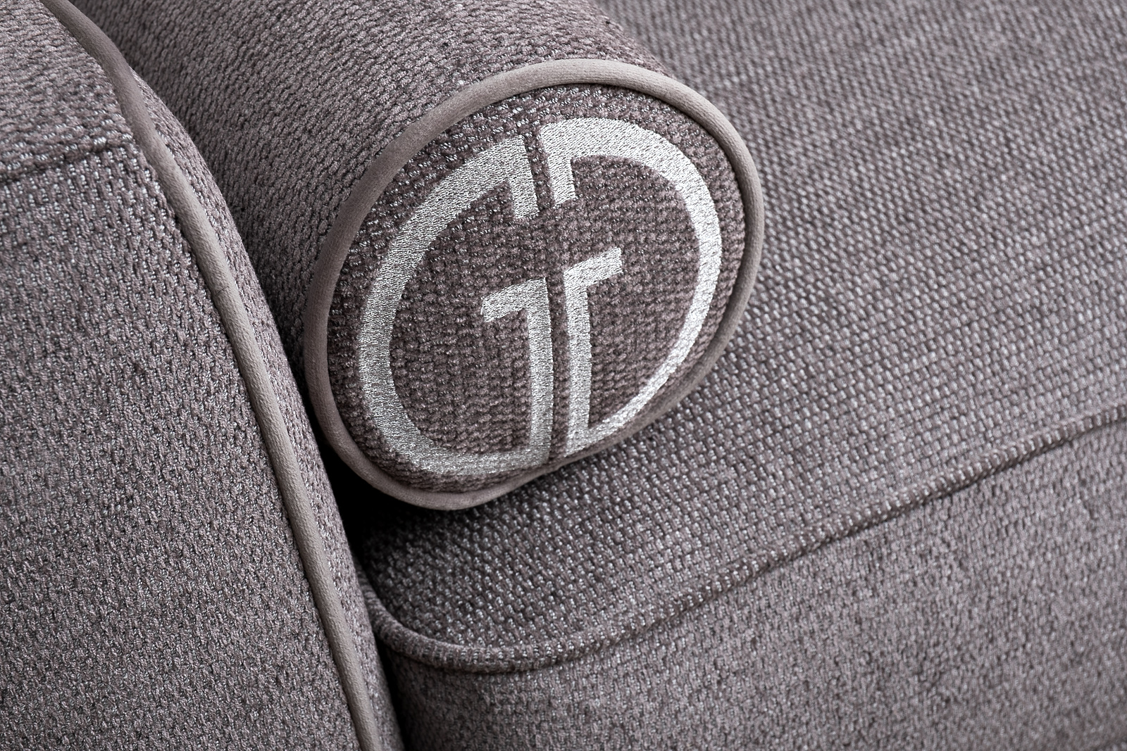 Диван треестный шенилл коричневый с кантом Garda Decor MADRID-Memory-Natur Kor+Colt032