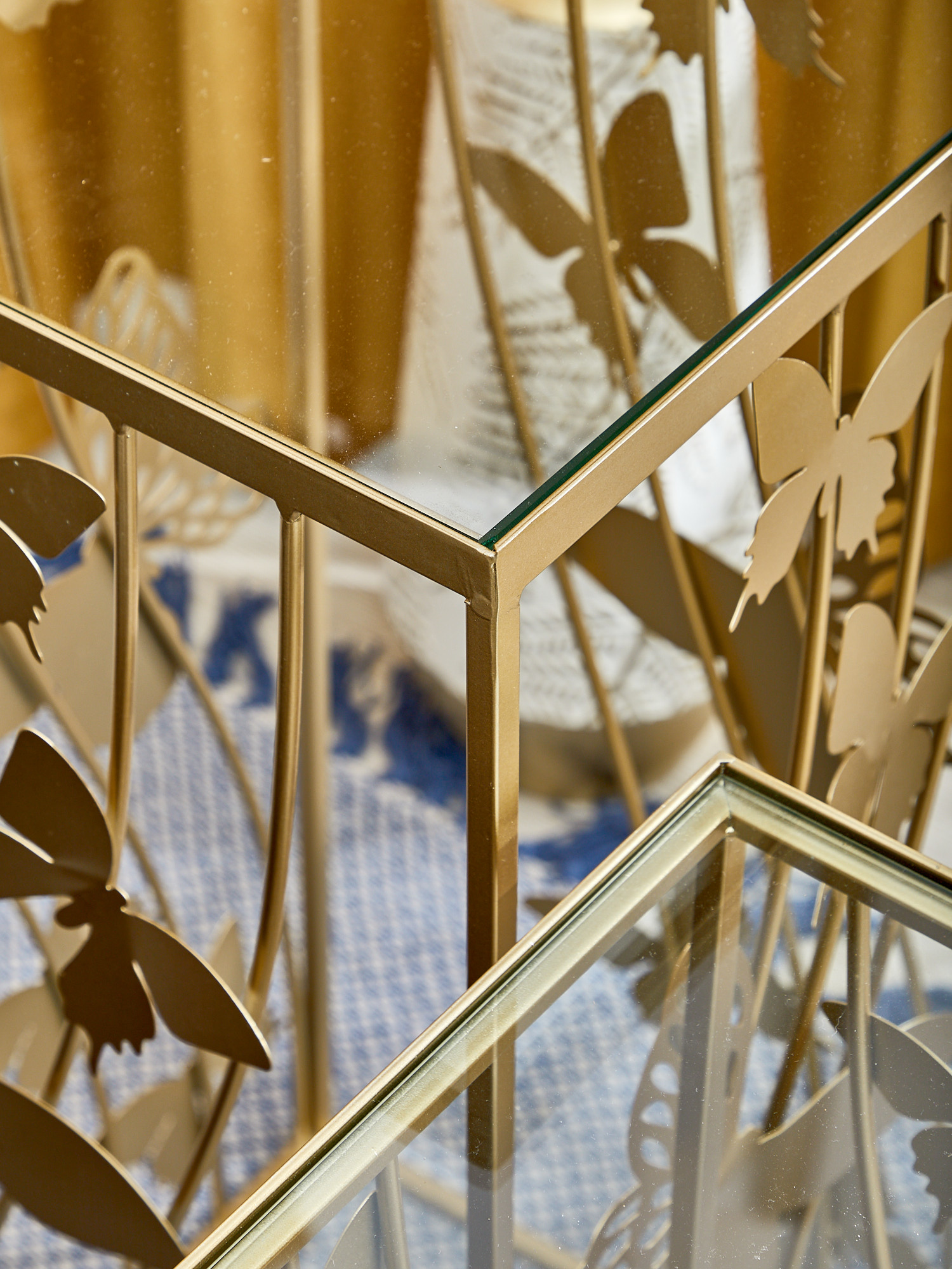 Столики со стеклянной столешницей и бабочками, набор Glasar 57-251