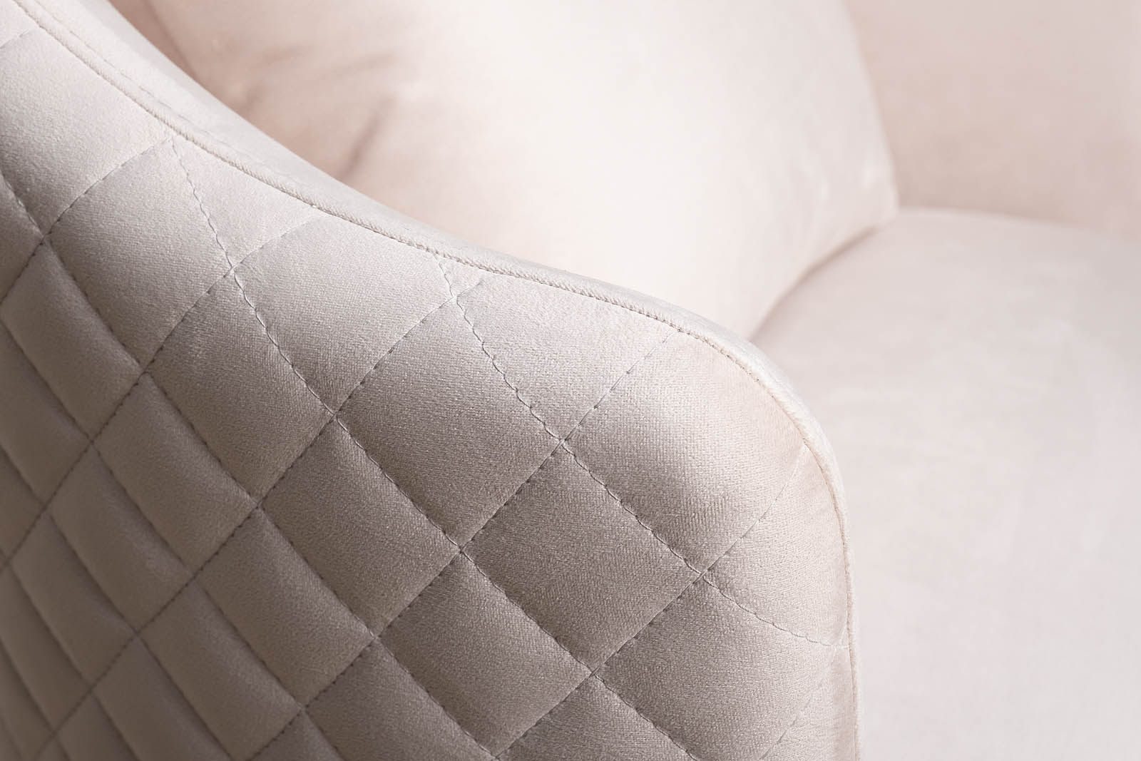 Кресло Verona вращающееся велюровое бежевое/золото Garda Decor VERONA-Colt002