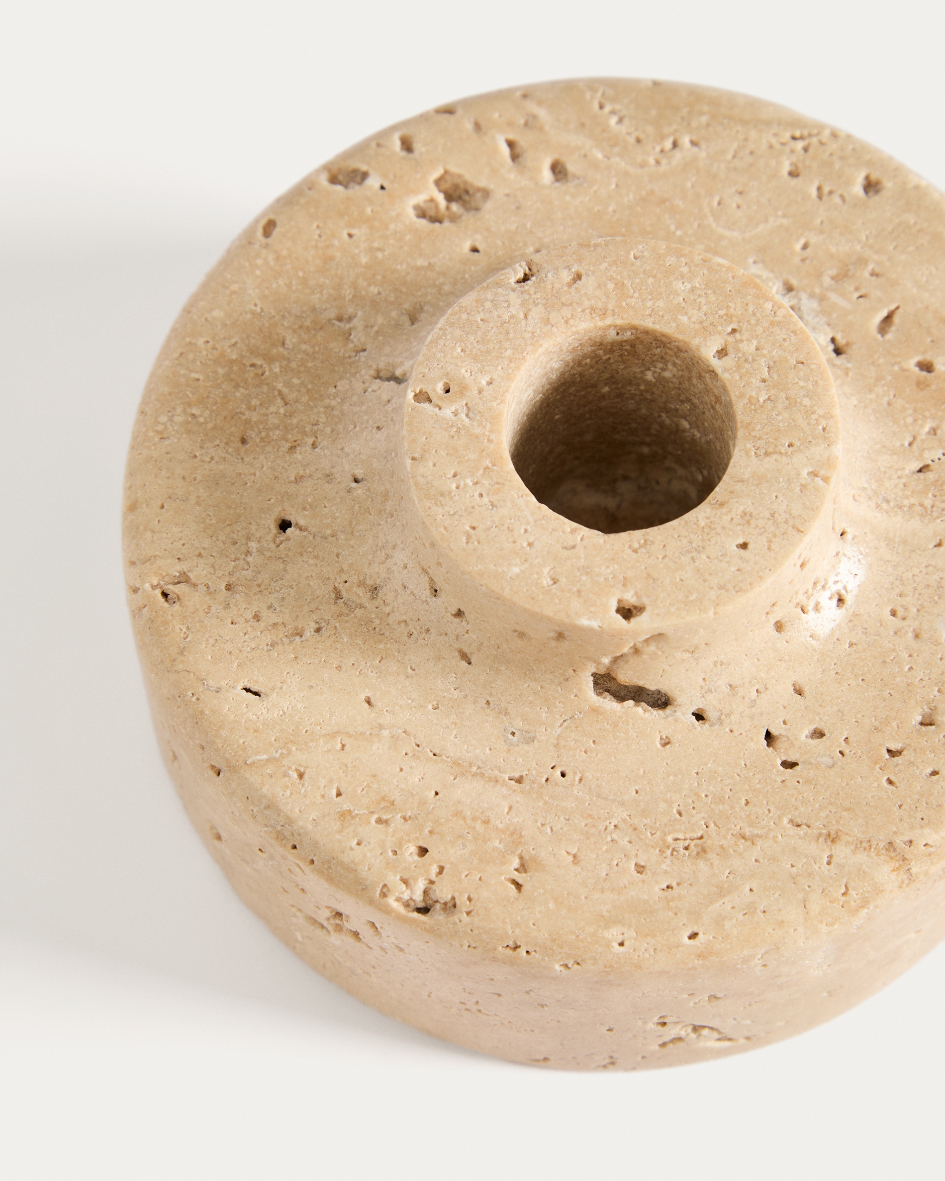 Подсвечник Zalvori из травертина 6 см La Forma (ex Julia Grup)