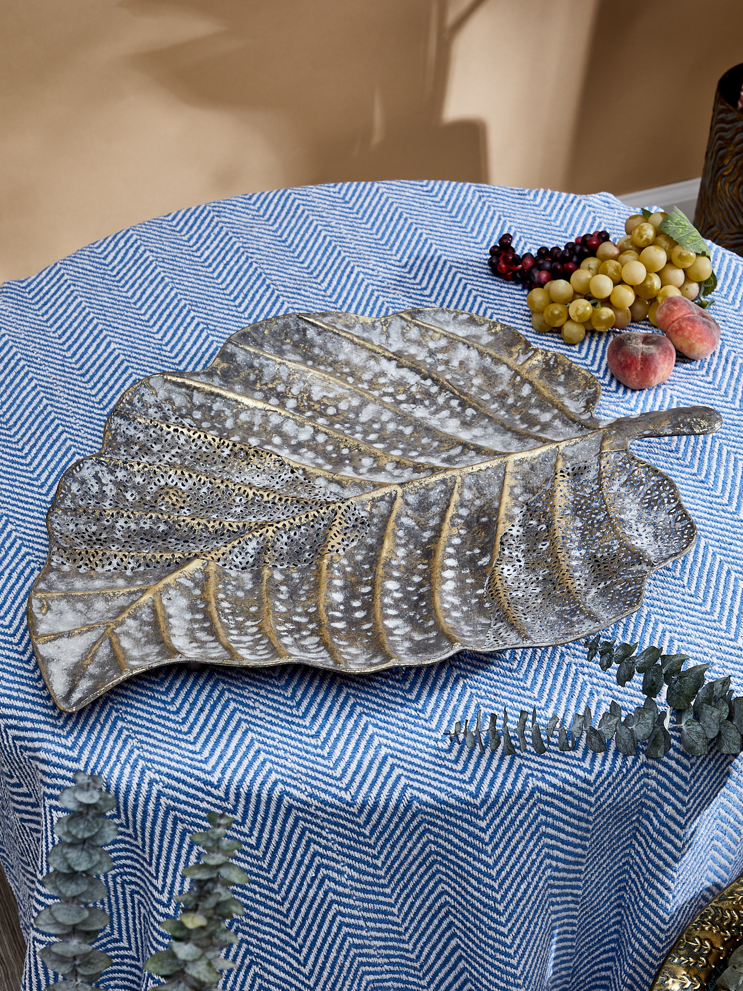 Блюдо декоративное Лист Glasar 57-123/1