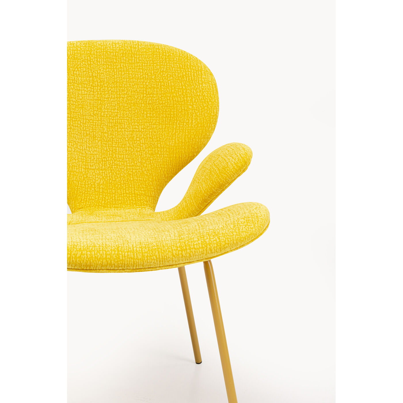 Стул с подлокотниками Soft Petal Yellow Mono KARE 71245