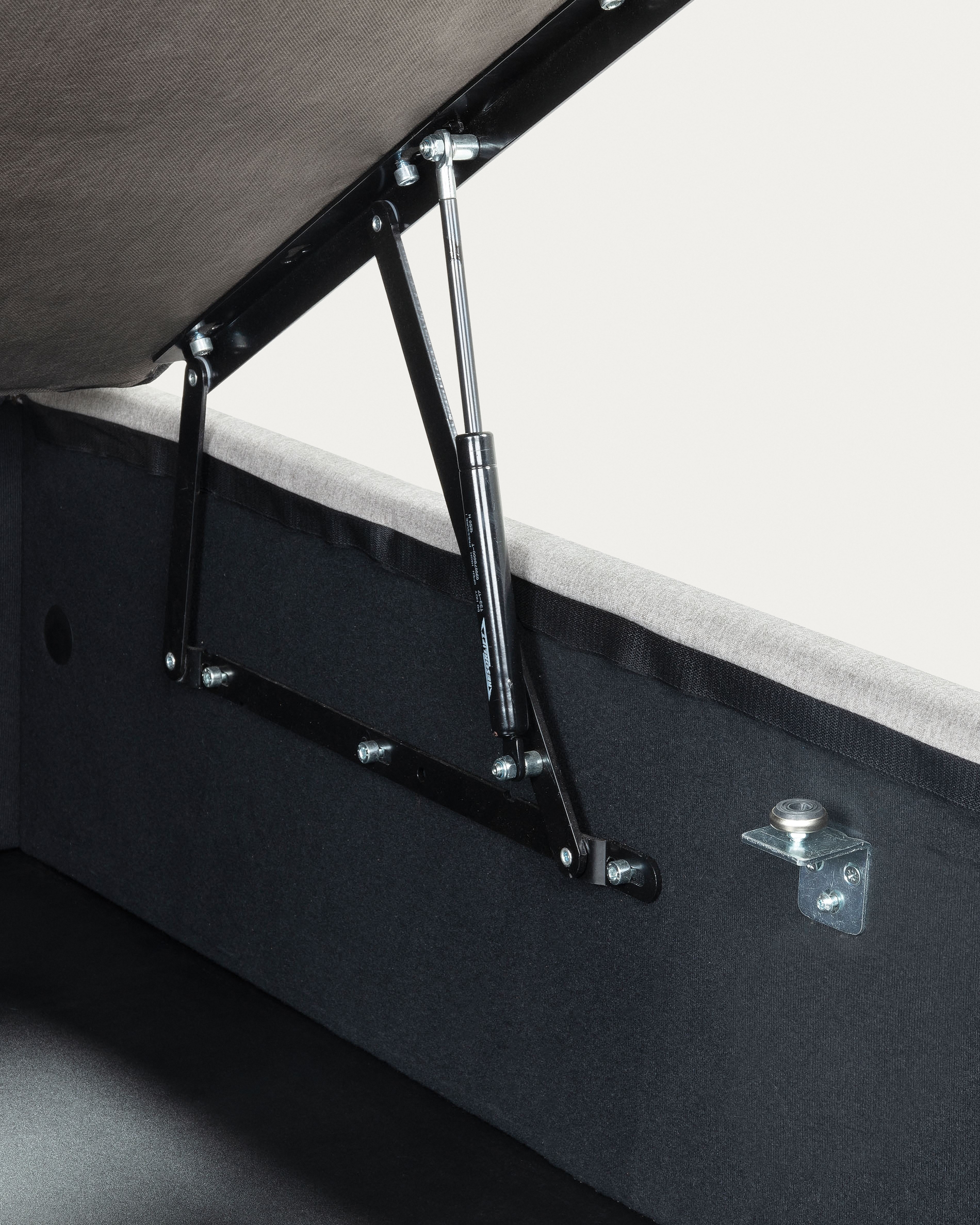 Кровать Matters c ящиком для хранения 180x200 серая La Forma (ex Julia Grup)