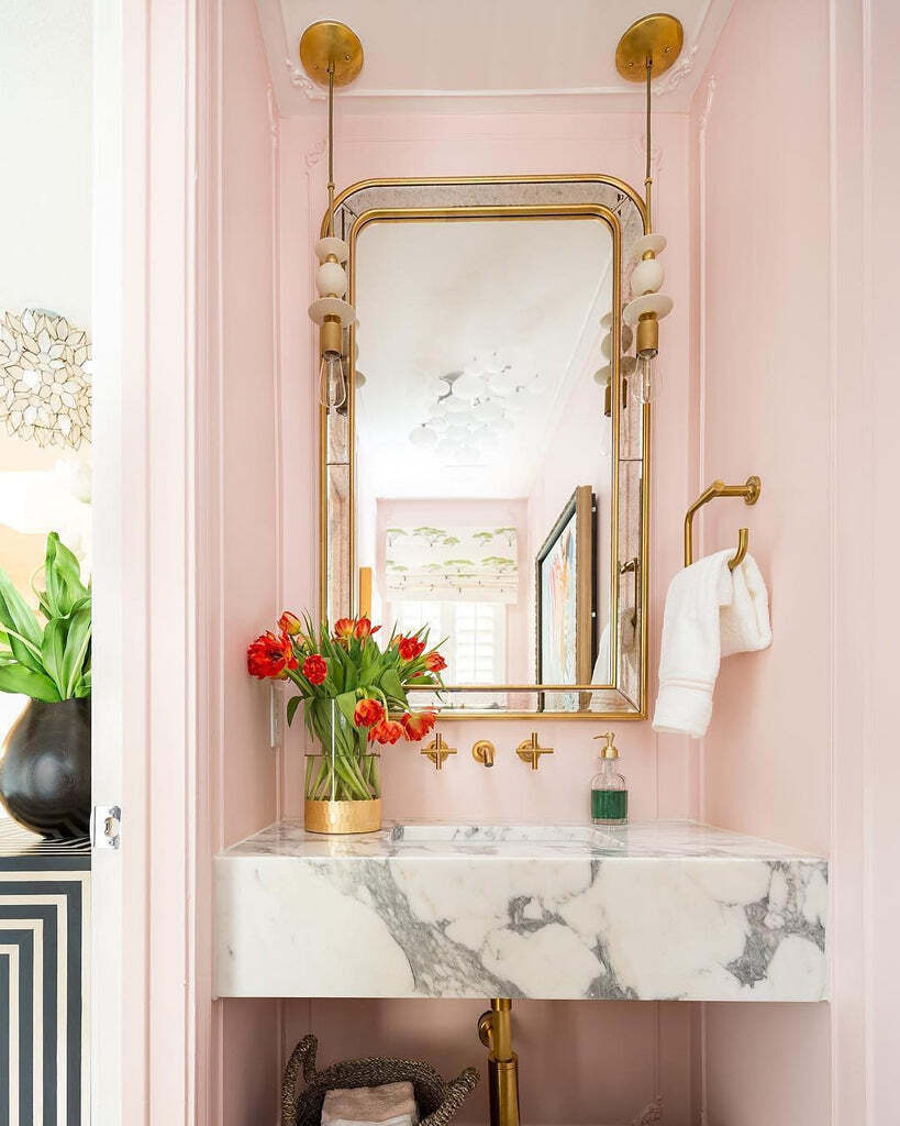 Настенное зеркало в арочной раме Гийом Louvre Home LH449G