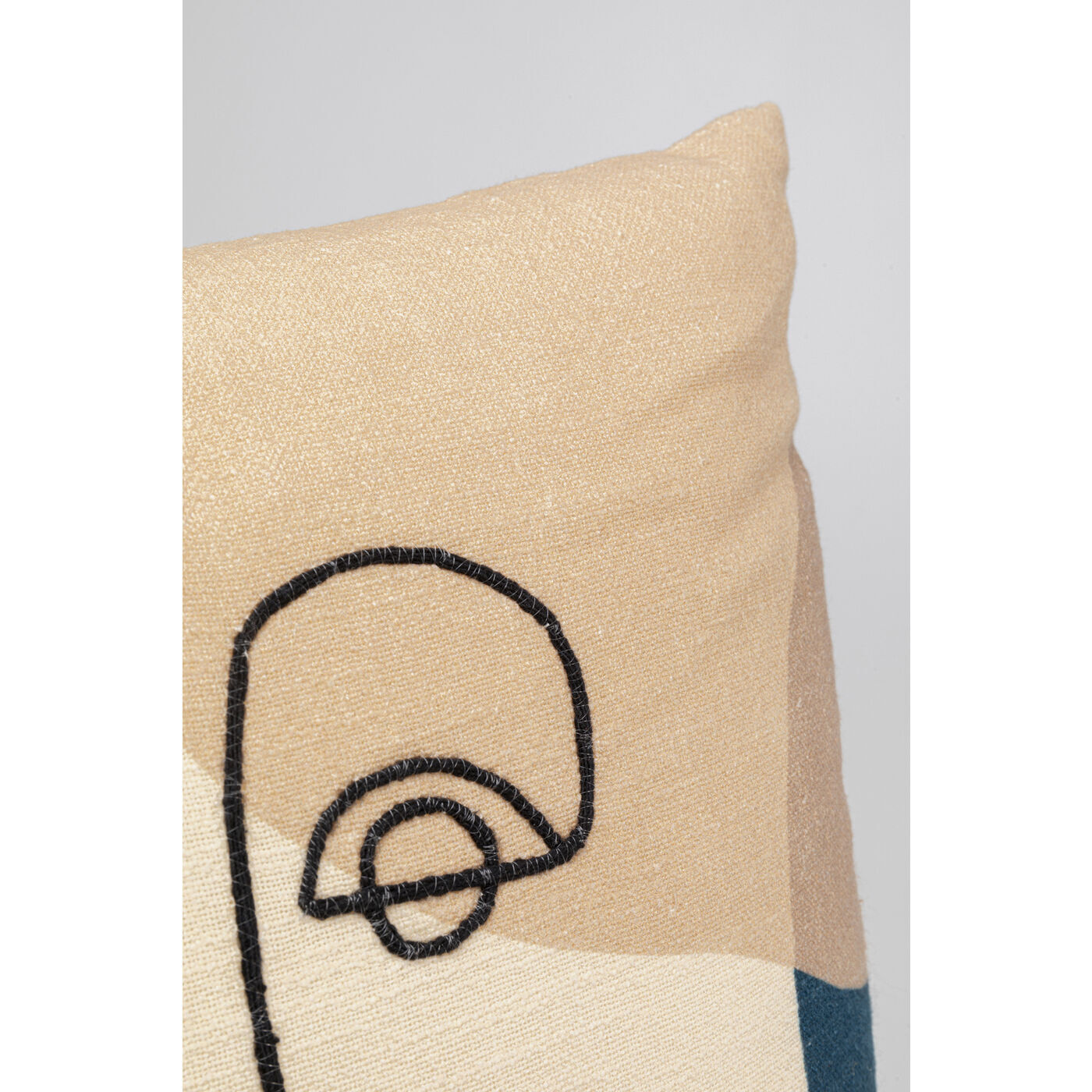 Подушка KARE Faces 54526