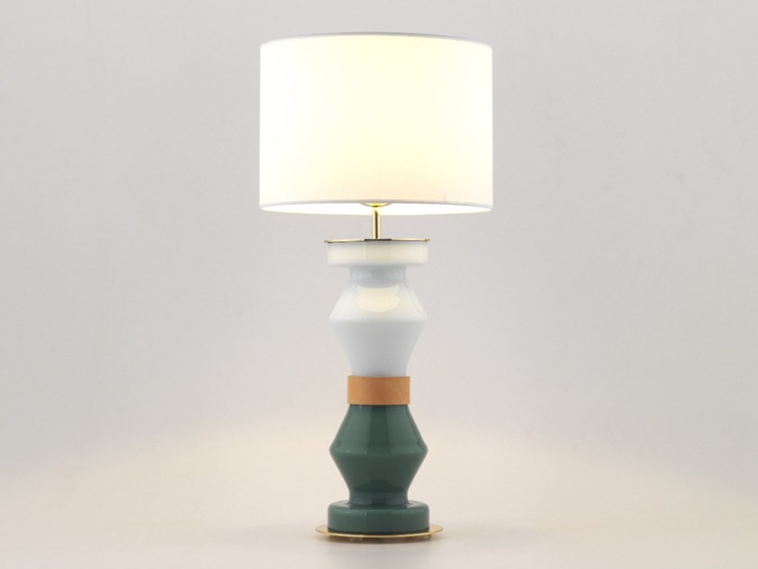 Настольная лампа Kitta Kitta золотой металл+ белый абажур 801011/41 Aromas del Campo