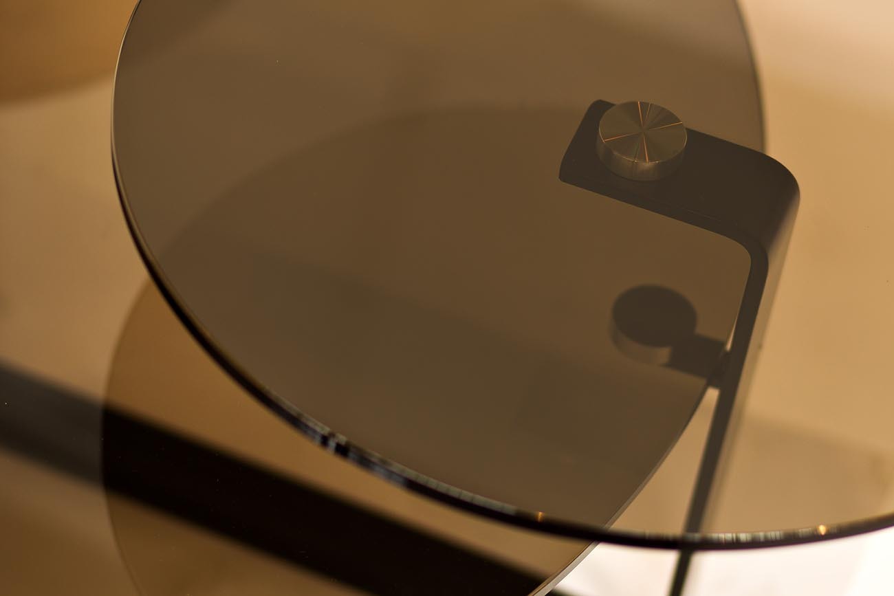 Стол журнальный с темным стеклом Garda Decor 40AD-CT233B