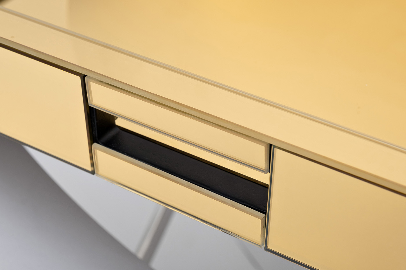 Стол сервировочный зеркальный золото/хром Garda Decor KFG135