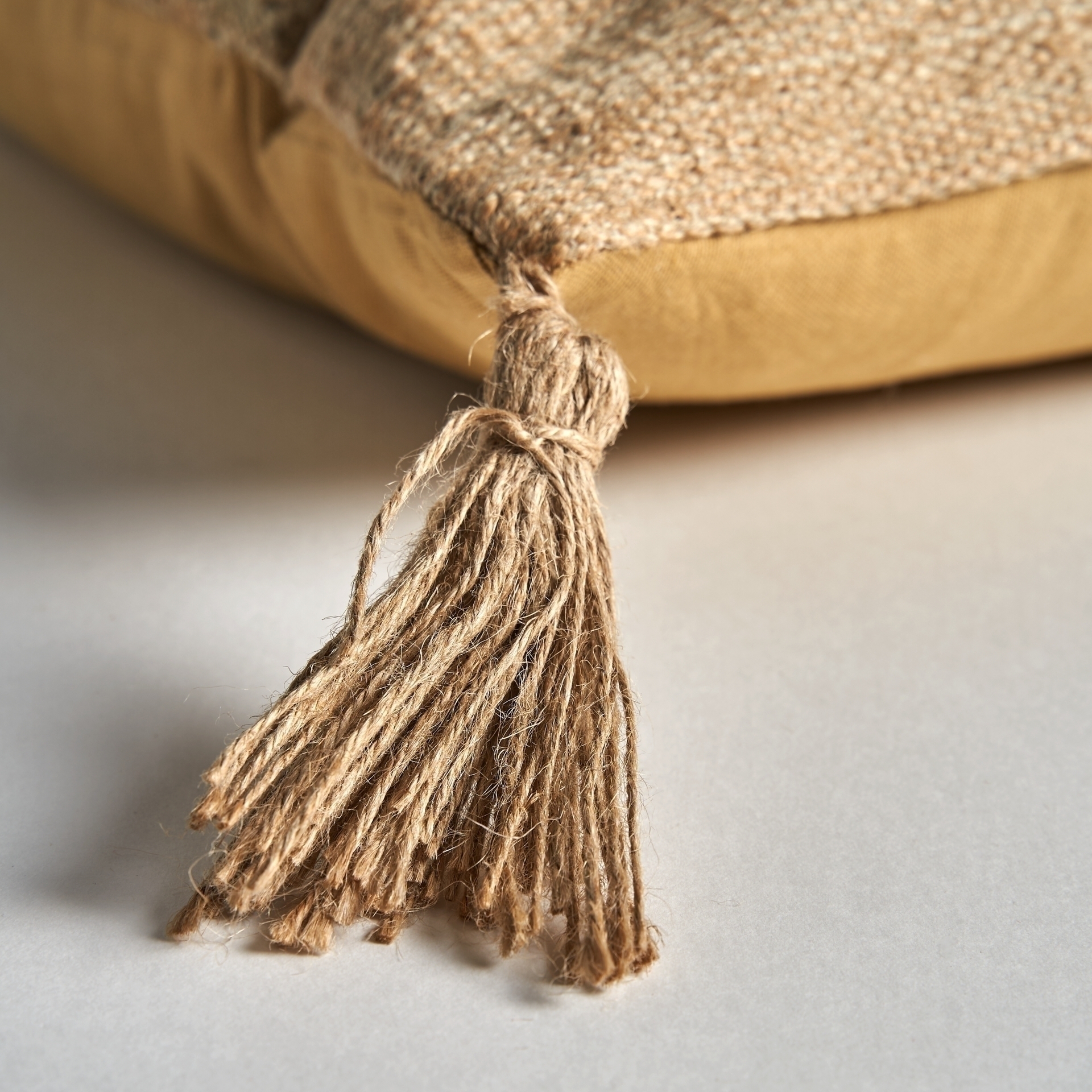 Квадратная подушка Elgin 46x46 Vical