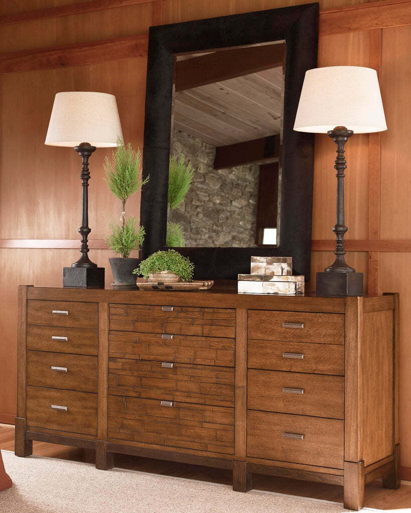 Зеркало в раме из коровьей шкуры Коухайд Louvre Home 8563-210 Cow Hide