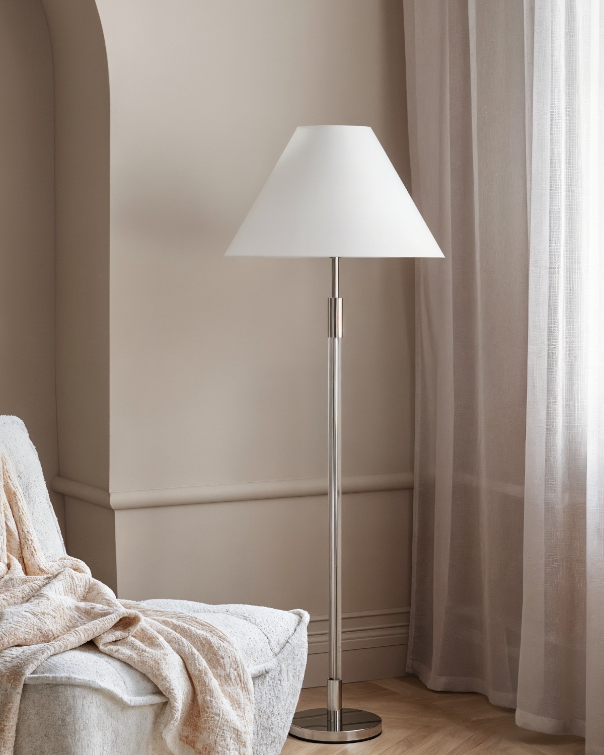 Серебристая напольная лампа Люцита Louvre Home P2591FA