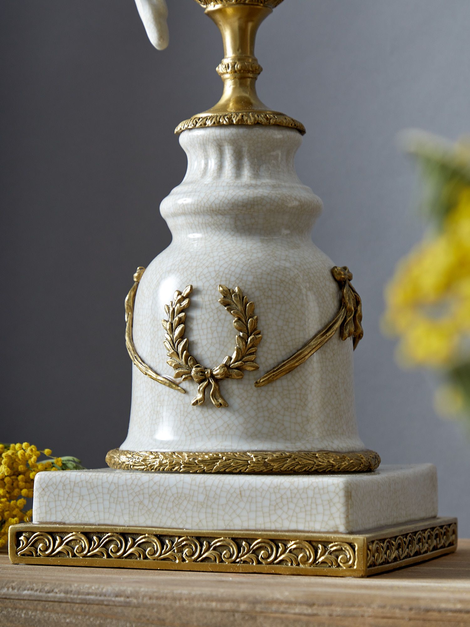 Подсвечник Попугай Glasar 31G1625/E566BC/WHITE