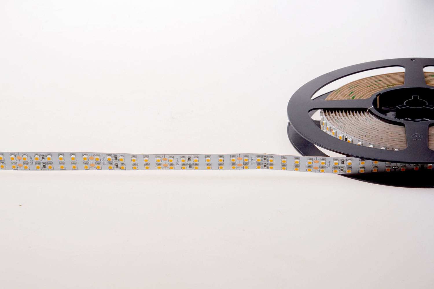 Светодиодная лента Donolux DN18286WWRA95