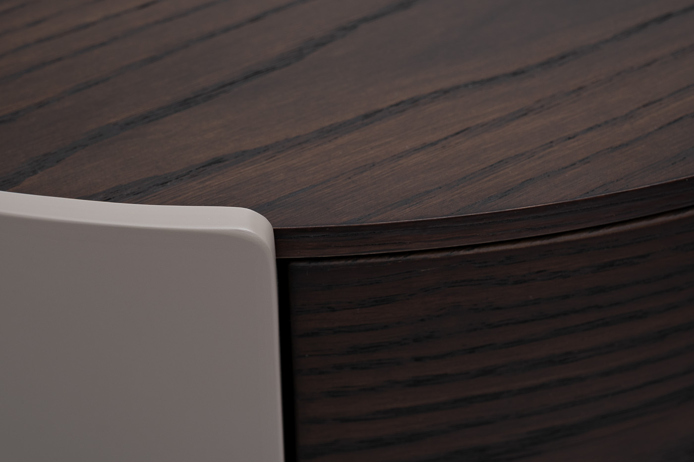 Тумбочка с 2мя ящиками темный шпон Garda Decor 77IP-30200