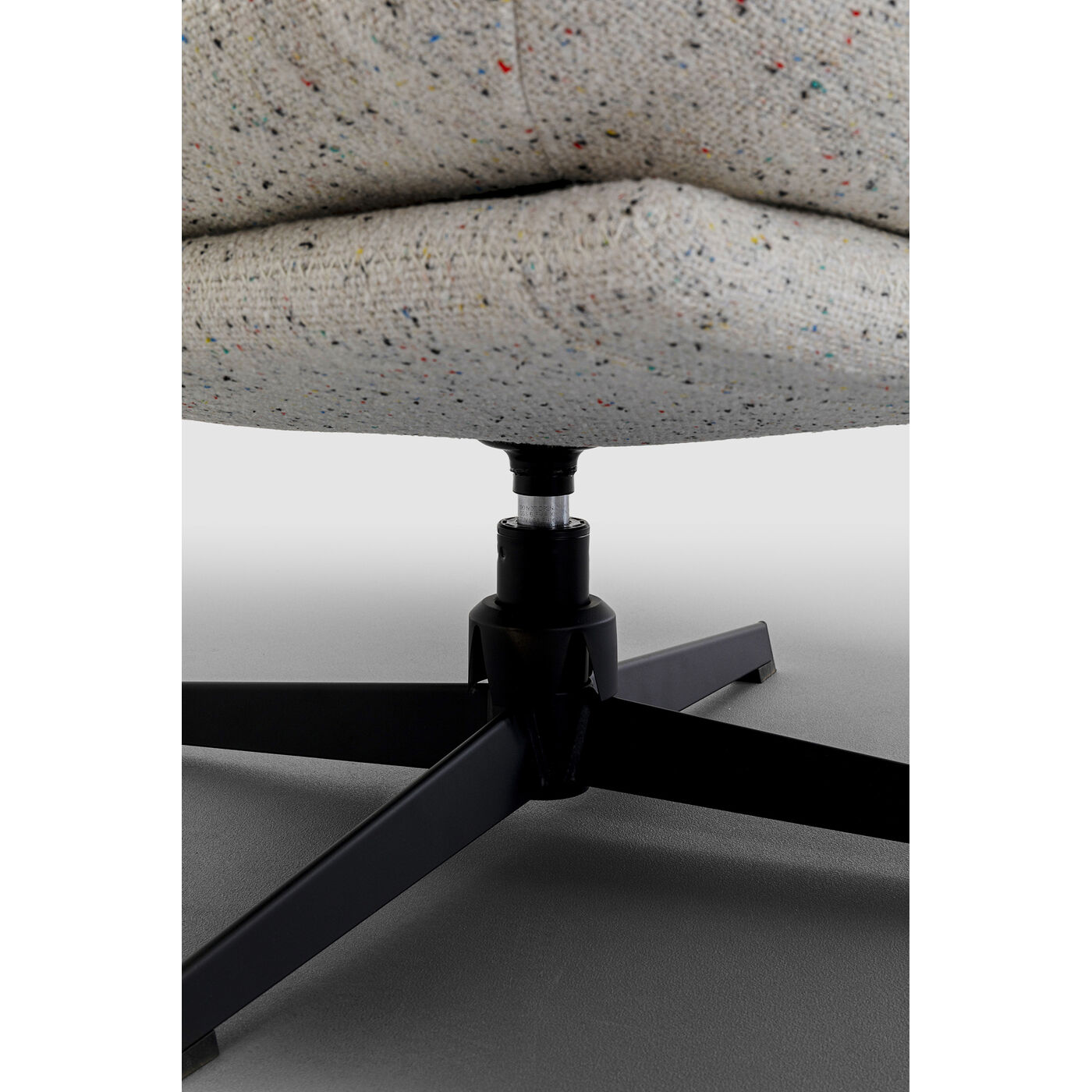 Кресло вращающееся + Пуф Columbia KARE 87723