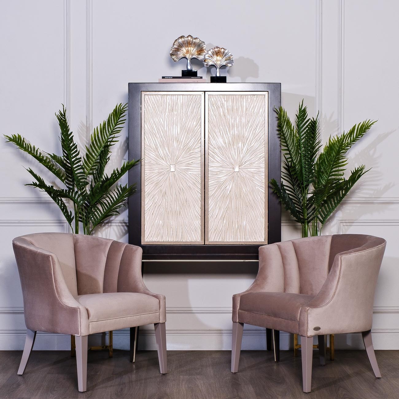 Кресло серое низкое велюровое Garda Decor ZW-857 GRE
