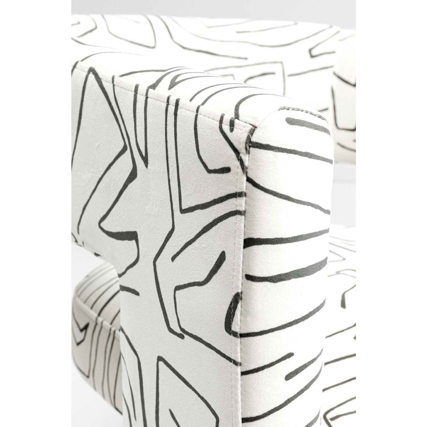 Стул мягкий с подлокотниками KARE Tripod 86467