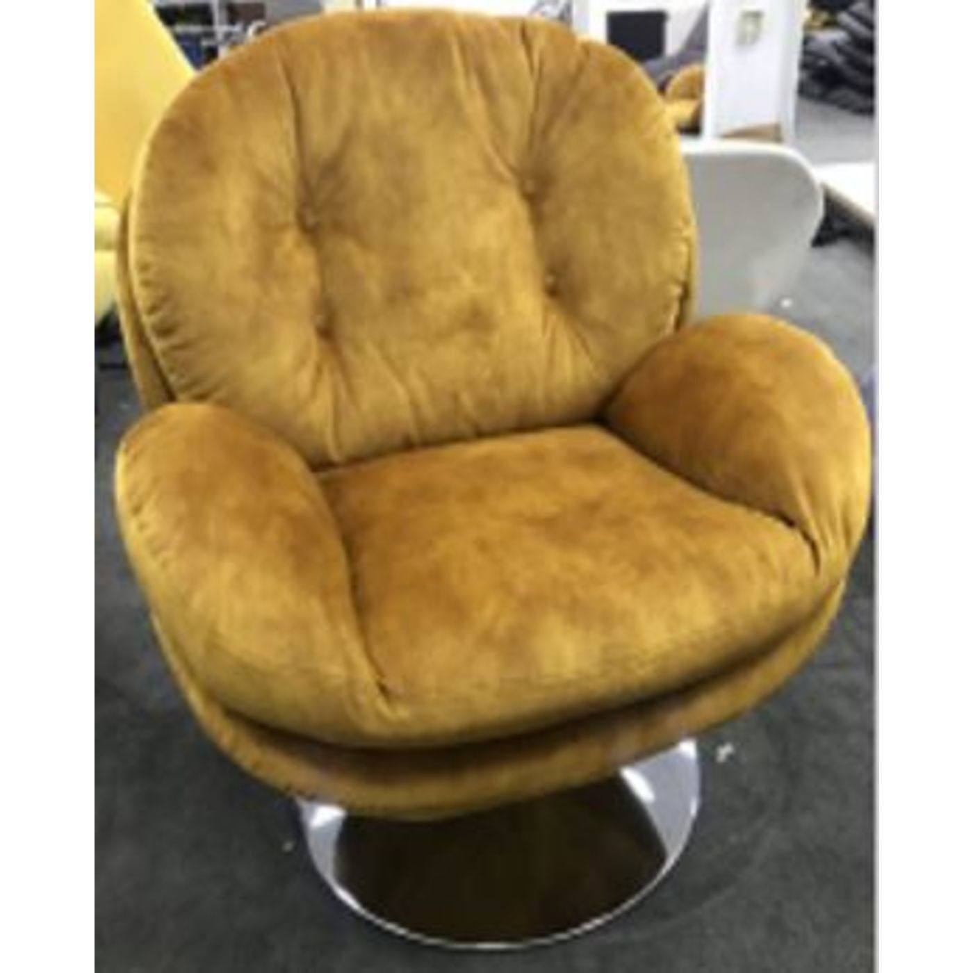 Кресло вращающееся Queens Cosy 85528 KARE