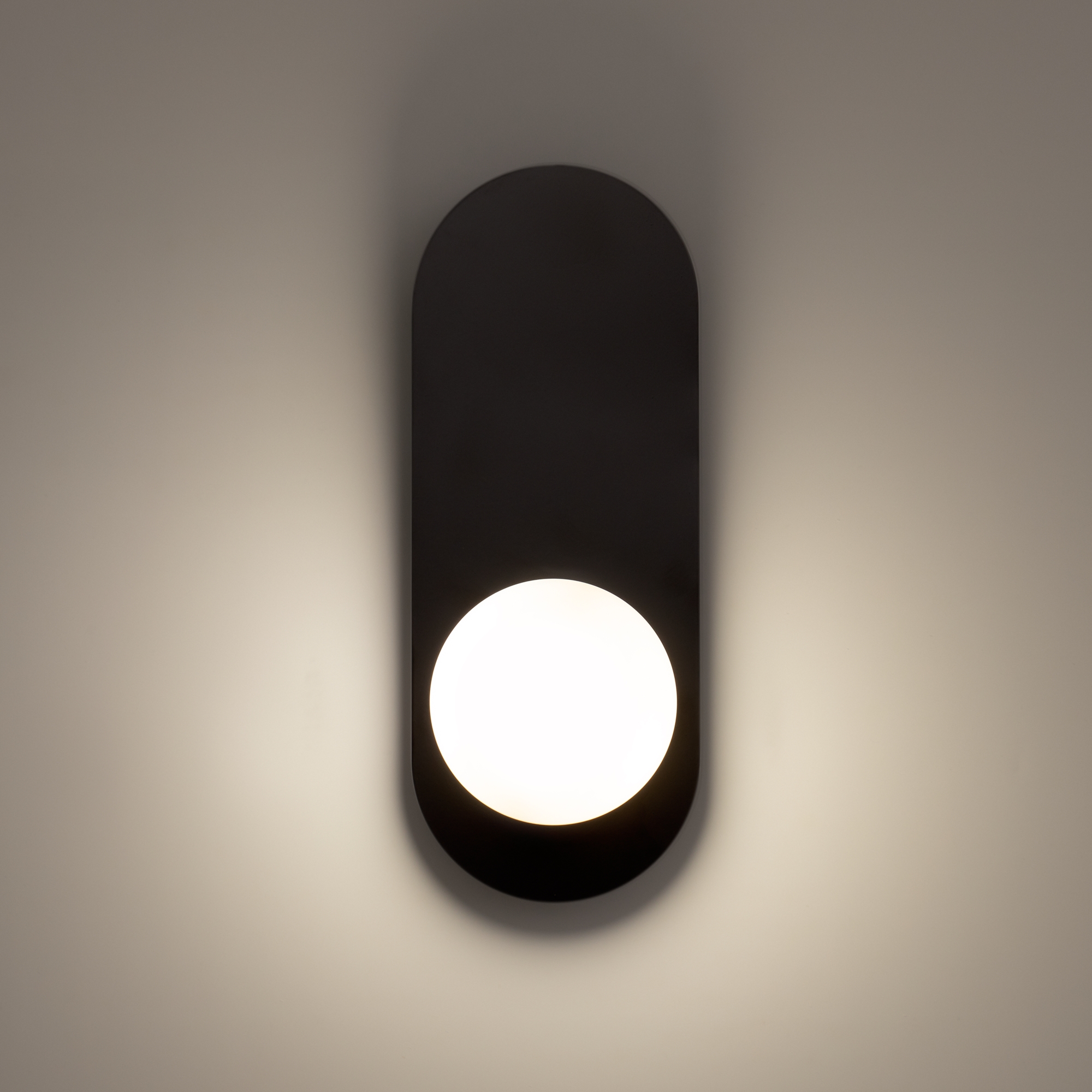 Настенный светильник (бра) Maytoni MOD419WL-01B