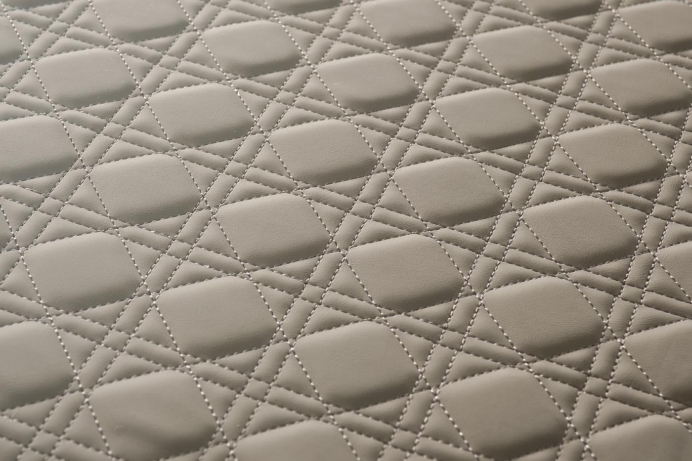 Консоль с обивкой из кремовой экокожи Garda Decor 58DB-CST19323B