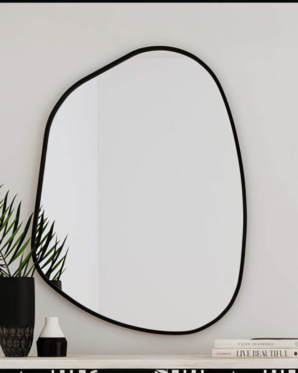 Черное настенное зеркало Нора Louvre Home DWM010824PND