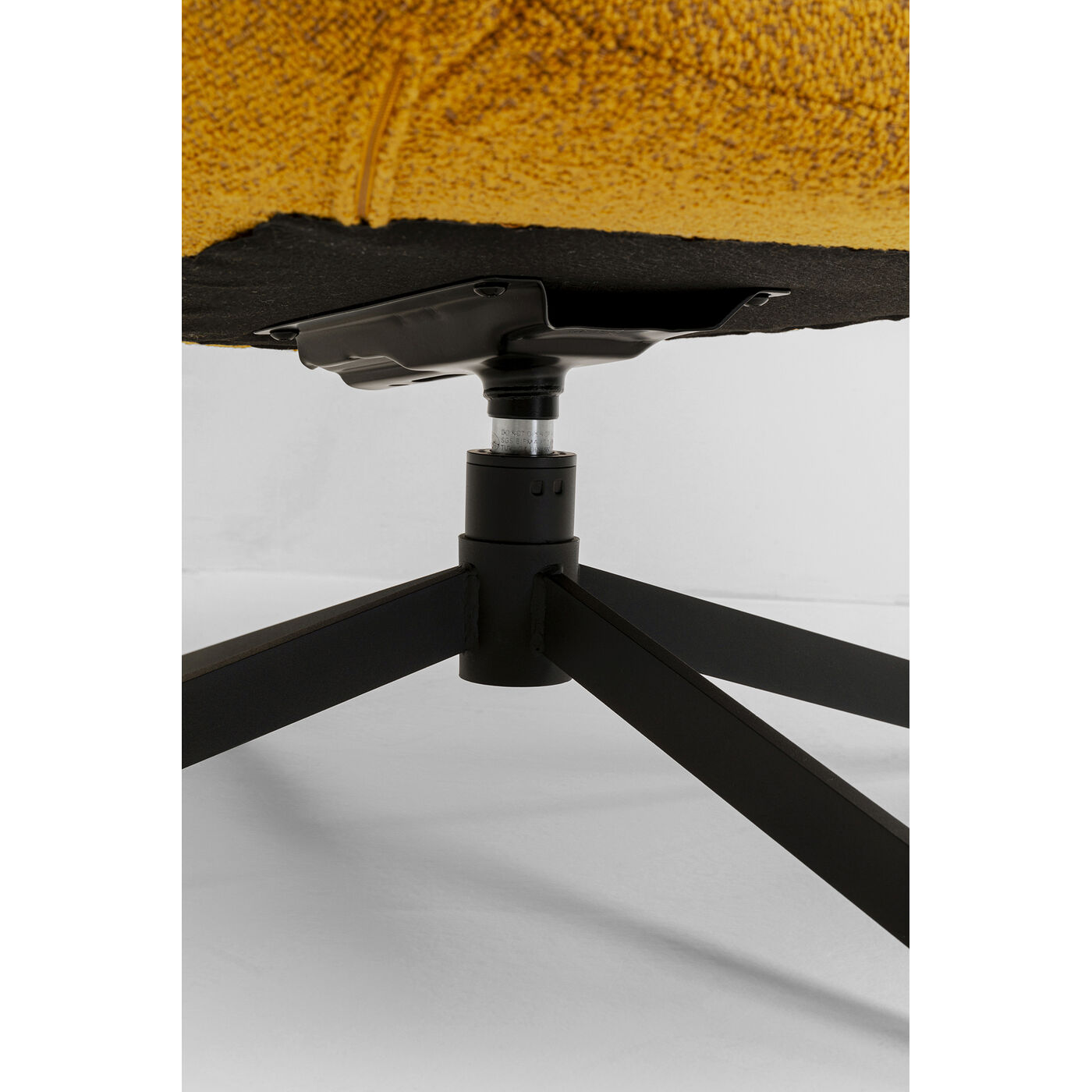 Кресло вращающееся Mimi Yellow KARE 70687