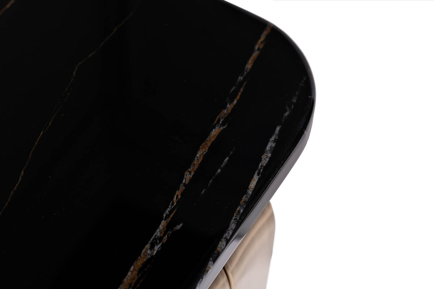 Столик журнальный черный искусственный камень/золото Garda Decor 76AR-3183-STOL/ZH