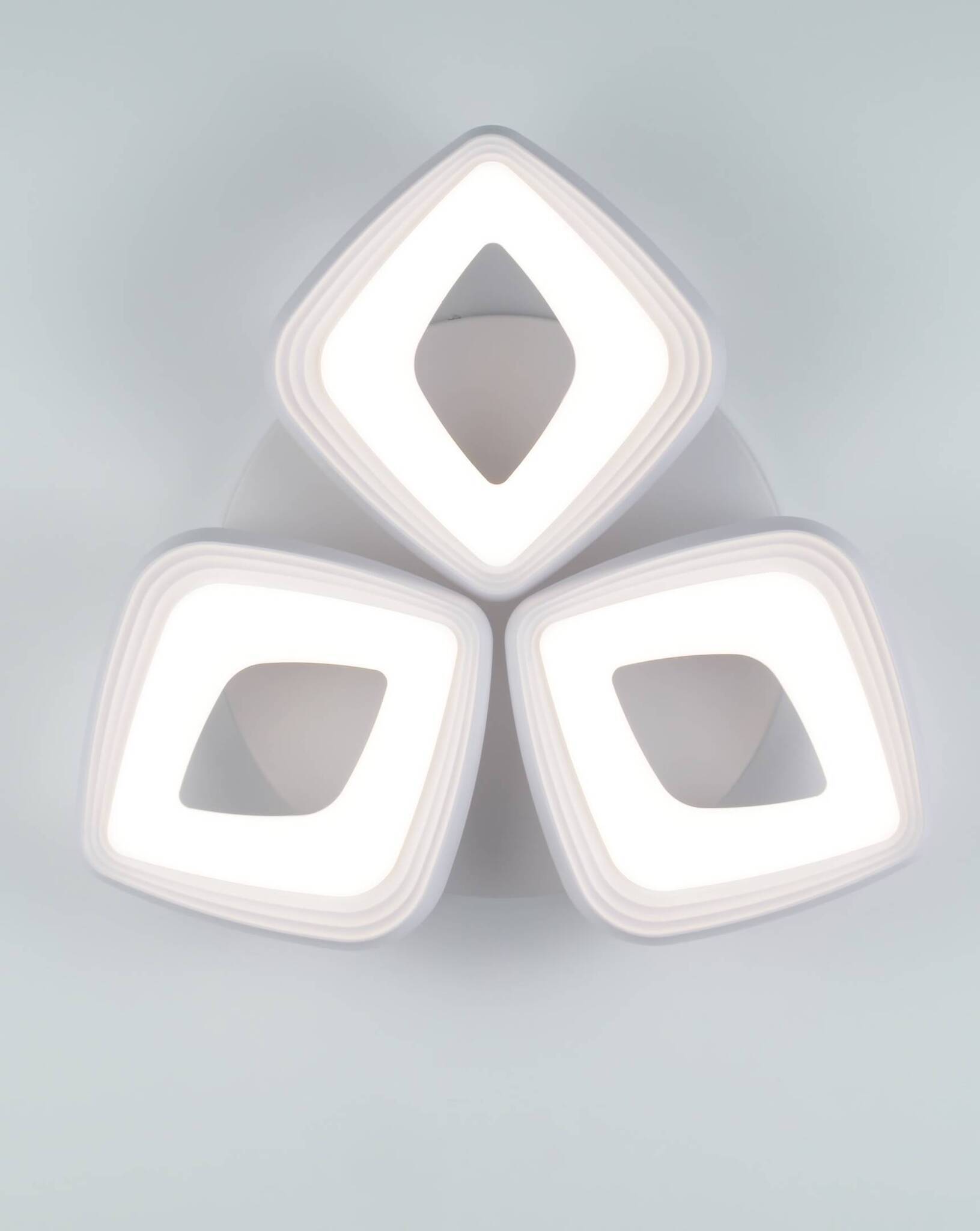 Светодиодная потолочная люстра с пультом Moderli V2871-CL Alfi LED 72W