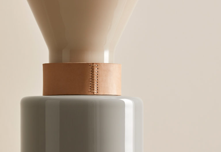 Настольная лампа Kitta Ponn хромированный металл, белый абажур 801011/41 Aromas del Campo